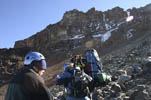 Casques en cas d'éboulis.