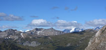 sur la droite, le sommet du Mont Robson